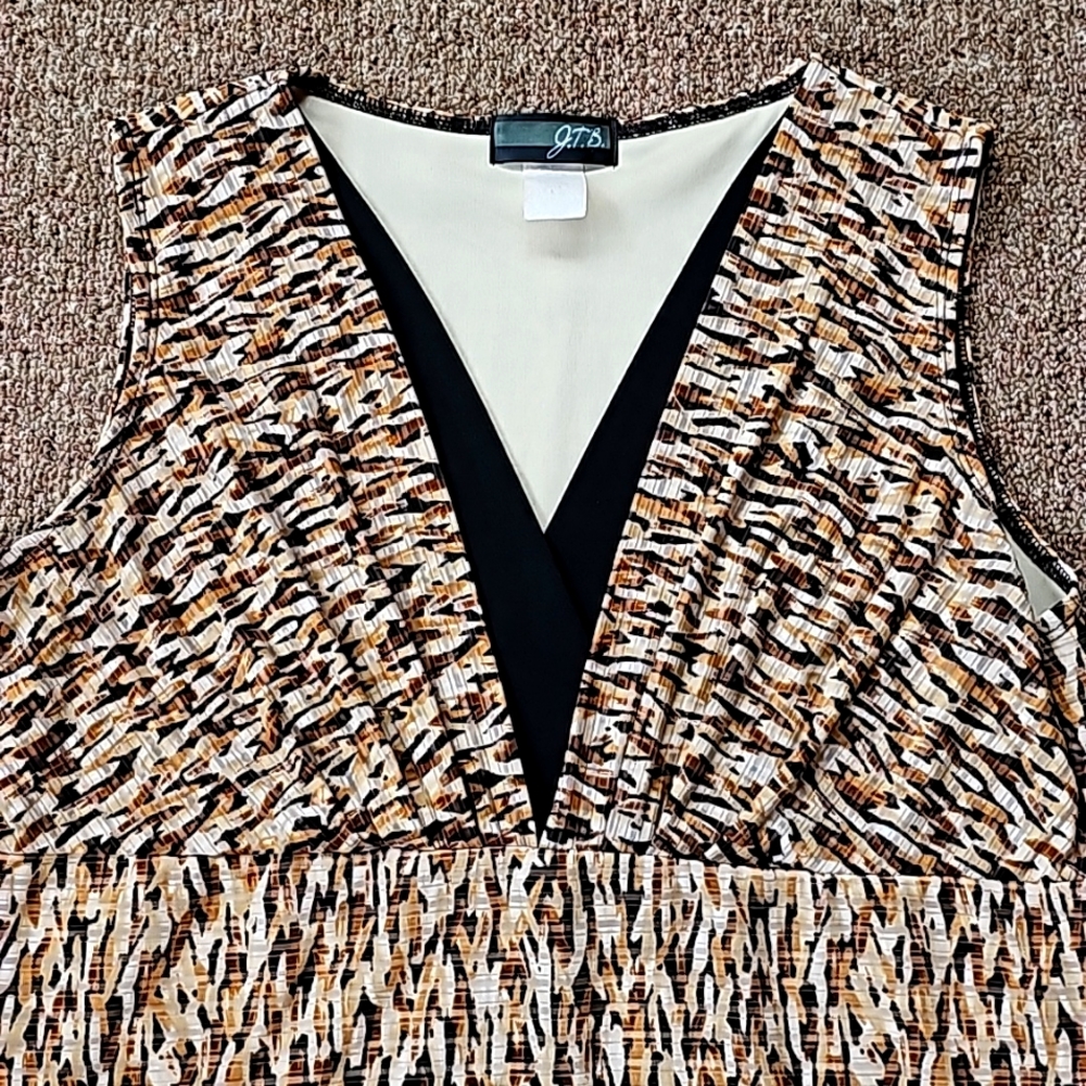 Top - Picture 6 of 15